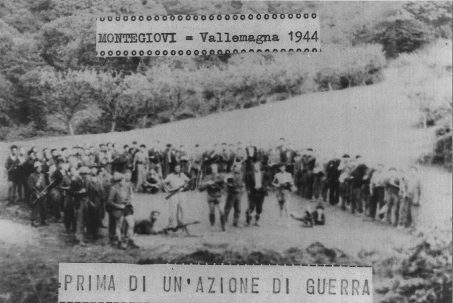Partigiani su Monte Giovi in una fotografia del 1944
